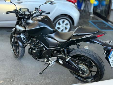YAMAHA MT-03 300 ABS, Foto 3