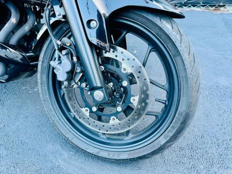 YAMAHA MT-03 300 ABS, Foto 2