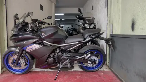YAMAHA XJ6 600 F, Foto 2