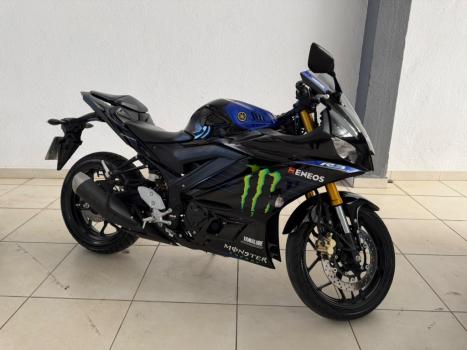 YAMAHA YZF R3 300 ABS, Foto 1