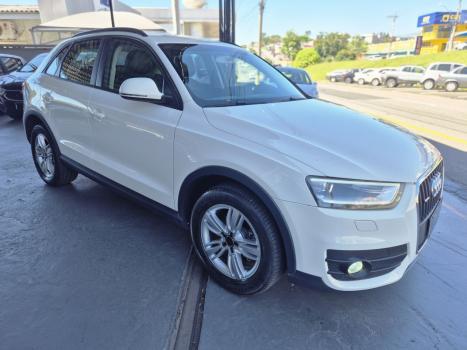 AUDI Q3 2.0 4P TFSI AMBIENTE QUATTRO S-TRONIC AUTOMTICO, Foto 3