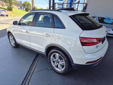 AUDI Q3 2.0 4P TFSI AMBIENTE QUATTRO S-TRONIC AUTOMTICO, Foto 4