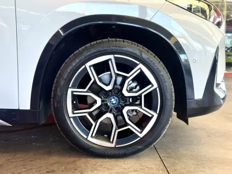 BMW IX1 , Foto 6