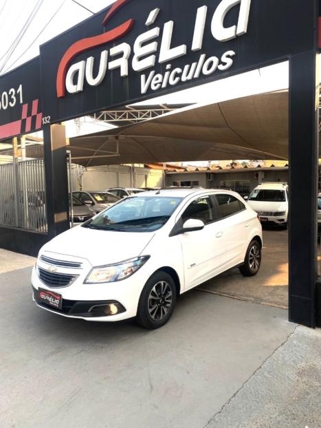 CHEVROLET Onix Hatch 1.4 4P FLEX LTZ, Foto 2