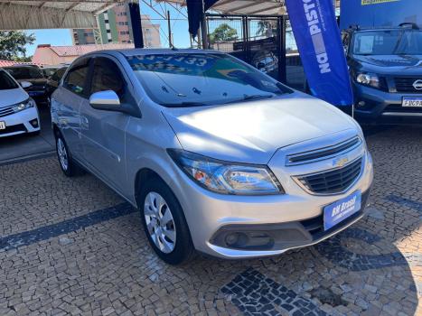 CHEVROLET Onix Hatch 1.4 4P FLEX LT, Foto 3