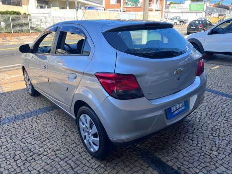 CHEVROLET Onix Hatch 1.4 4P FLEX LT, Foto 6