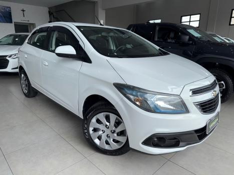 CHEVROLET Onix Hatch 1.4 4P FLEX LT, Foto 2