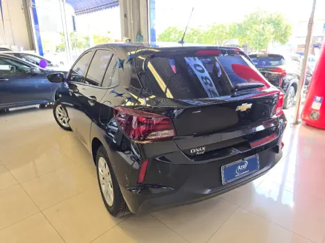 CHEVROLET Onix Hatch 1.0 4P FLEX LT TURBO, Foto 4