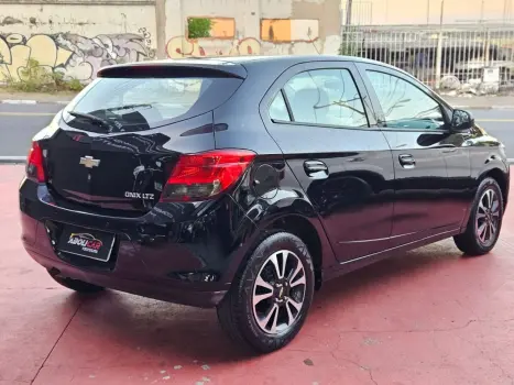 CHEVROLET Onix Hatch 1.4 4P FLEX LTZ, Foto 4