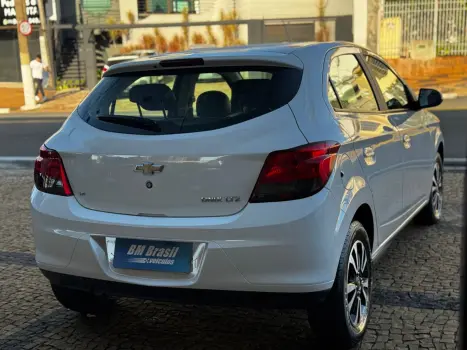 CHEVROLET Onix Hatch 1.4 4P FLEX LTZ, Foto 4