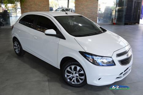 CHEVROLET Onix Hatch 1.4 4P FLEX LT, Foto 2