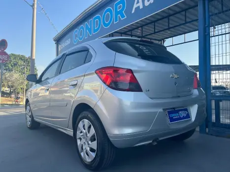 CHEVROLET Onix Hatch 1.4 4P FLEX LT, Foto 5