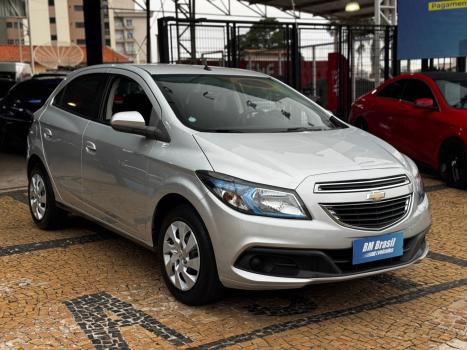 CHEVROLET Onix Hatch 1.4 4P FLEX LT, Foto 3