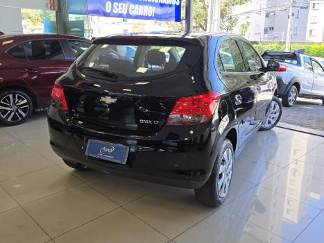CHEVROLET Onix Hatch 1.4 4P FLEX LT, Foto 6