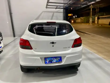 CHEVROLET Onix Hatch 1.4 4P FLEX LTZ, Foto 5