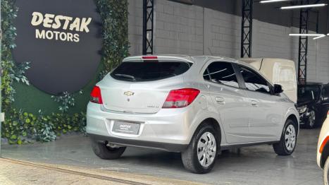 CHEVROLET Onix Hatch 1.4 4P FLEX LT, Foto 3