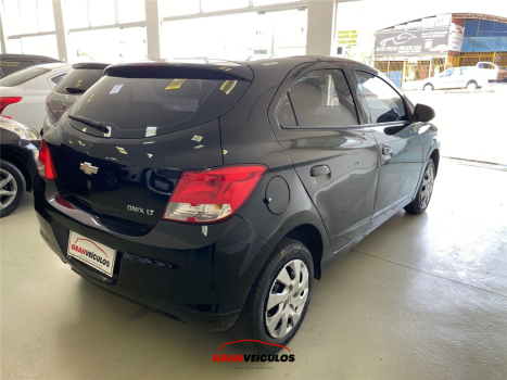 CHEVROLET Onix Hatch 1.0 4P FLEX LT, Foto 4