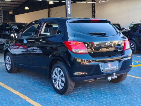 CHEVROLET Onix Hatch 1.4 4P FLEX LT, Foto 4
