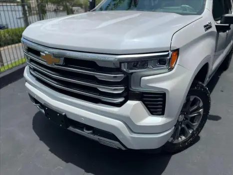 CHEVROLET Silverado 5.3 V8 1500 HIGH COUNTRY CABINE DUPLA 4X4 AUTOMTICO, Foto 3