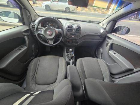 FIAT Palio 1.6 16V 4P FLEX ESSENCE, Foto 2