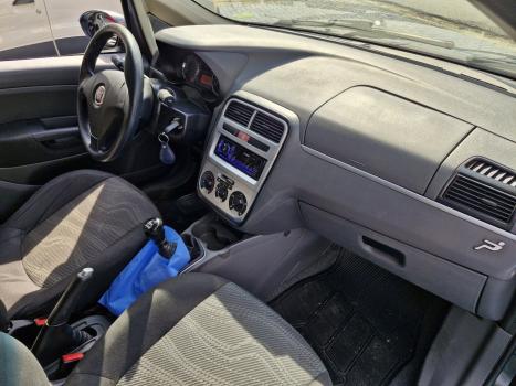 FIAT Punto 1.4 FLEX 4P, Foto 4