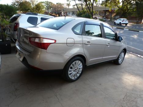 FIAT Siena 1.6 16V 4P ESSENCE FLEX, Foto 2