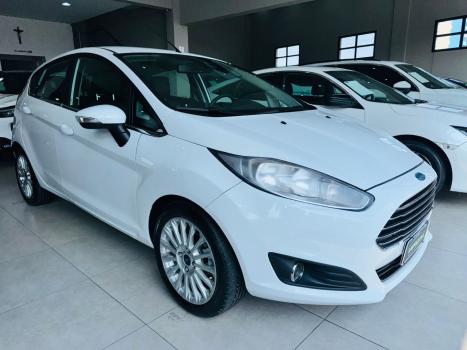 FORD Fiesta Hatch 1.6 16V 4P FLEX TITANIUM PLUS POWERSHIFT AUTOMTICO, Foto 2