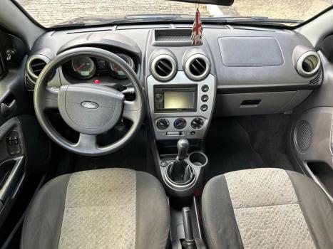 FORD Fiesta Hatch 1.6, Foto 8