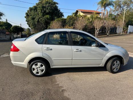FORD Fiesta Sedan 1.6 4P FLEX, Foto 2