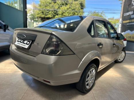 FORD Fiesta Sedan 1.6 4P ROCAM FLEX, Foto 3