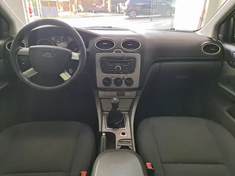 FORD Focus Hatch 1.6 4P FLEX GL, Foto 6