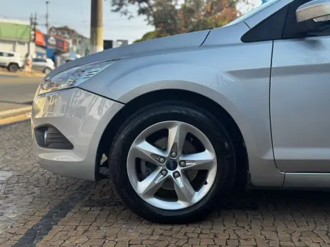 FORD Focus Hatch 1.6 16V 4P FLEX GL, Foto 7