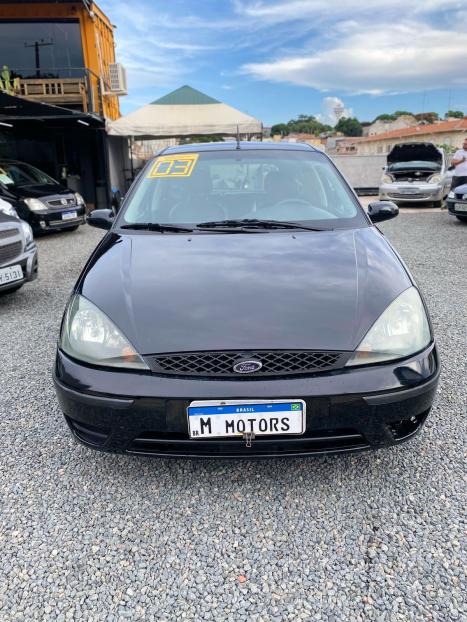 FORD Focus Hatch 1.8 16V 4P, Foto 2