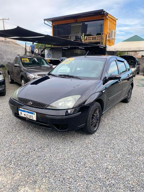 FORD Focus Hatch 1.8 16V 4P, Foto 3