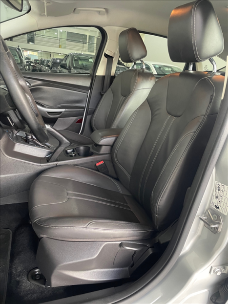 FORD Focus Hatch 2.0 16V 4P TITANIUM PLUS FLEX, Foto 8