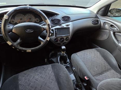 FORD Focus Hatch 2.0 16V 4P GLX, Foto 3