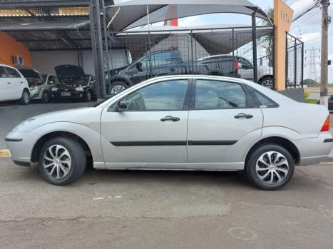 FORD Focus Sedan 1.6 4P GLX, Foto 3