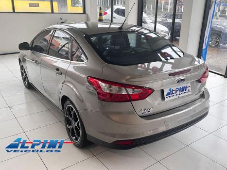 FORD Focus Sedan , Foto 4