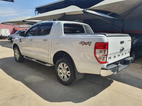 FORD Ranger 3.2 20V CABINE DUPLA 4X4 LIMITED TURBO DIESEL AUTOMTICO, Foto 3