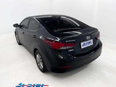 HYUNDAI Elantra , Foto 4