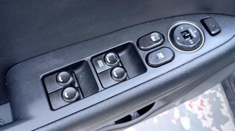 HYUNDAI I30 2.0 16V 4P, Foto 8