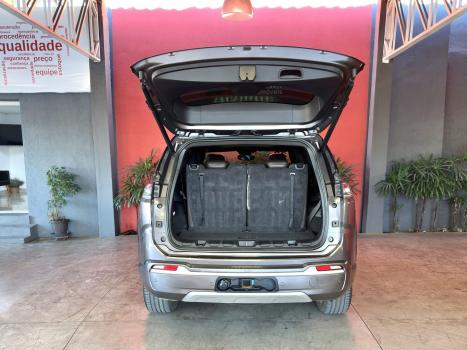 JEEP Commander 2.0 16V 4P TD380 OVERLAND TURBO DIESEL AUTOMTICO, Foto 9