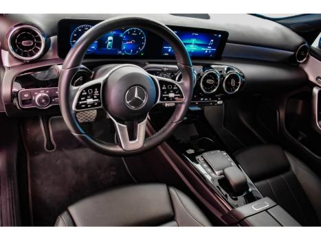 MERCEDES-BENZ A 200 Sedan , Foto 6