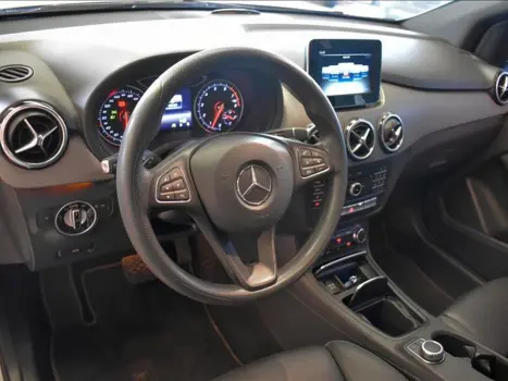 MERCEDES-BENZ B 200 , Foto 10