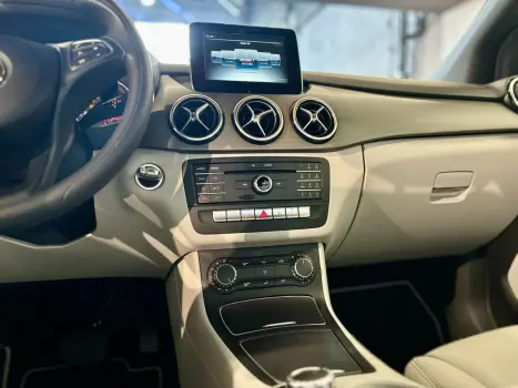 MERCEDES-BENZ B 200 1.6 4P SPORT TURBO FLEX AUTOMTICO, Foto 7