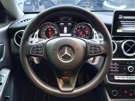 MERCEDES-BENZ CLA 180 , Foto 13