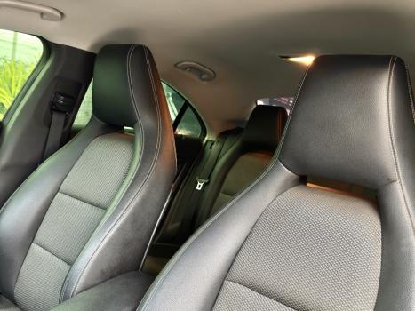 MERCEDES-BENZ CLA 180 , Foto 14