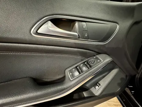 MERCEDES-BENZ CLA 200 1.6 4P FIRST EDITION TURBO AUTOMATIZADO, Foto 9