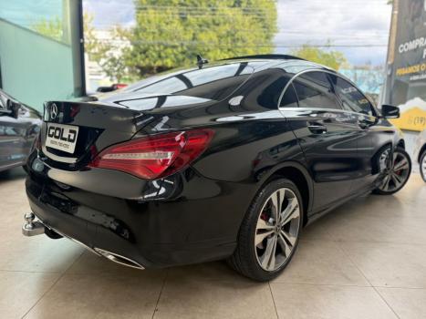 MERCEDES-BENZ CLA 200 , Foto 4