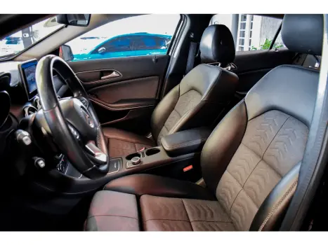 MERCEDES-BENZ GLA 200 1.3 16V 4P GCI STYLE 7G-DCT AUTOMTICO, Foto 5
